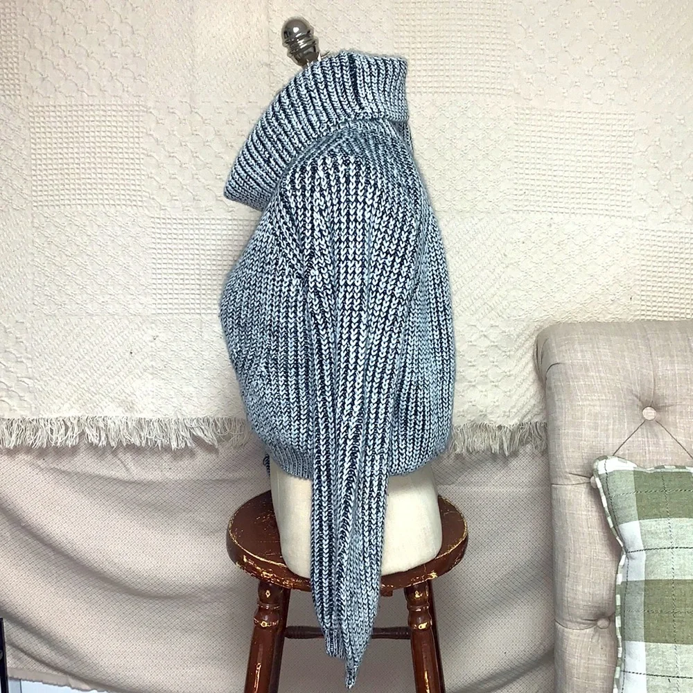 Gorgeous {LF} Cropped Sweater - Picture 3 of 6